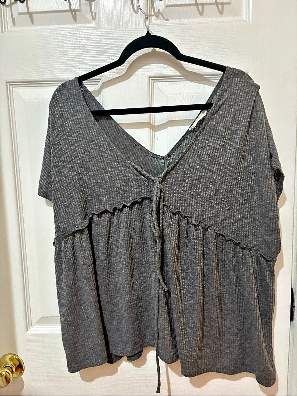 Altar’d State Gray V-Neck Blouse L
